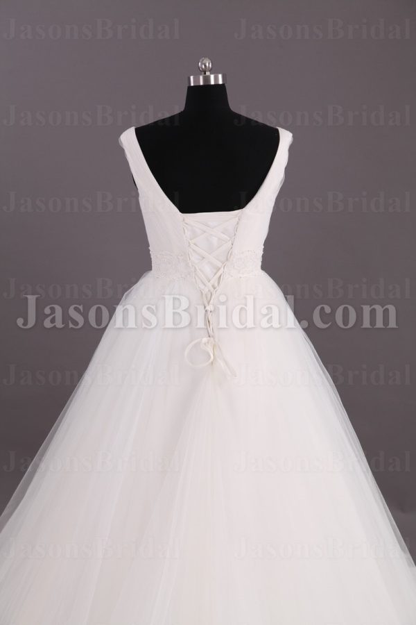 Ballgown Tulle Wedding Dress Sleeveless V-neck Beaded Embellished with Chapel Train